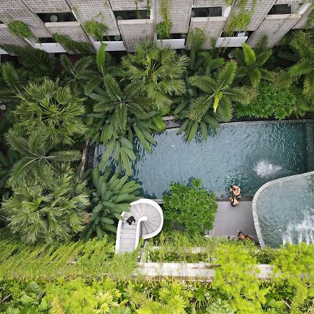 Baitong Hotel & Resort Phnom Penh Exteriör bild