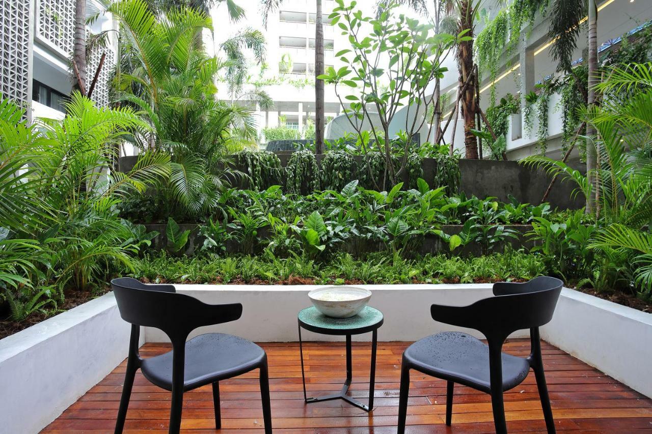 Baitong Hotel & Resort Phnom Penh Exteriör bild