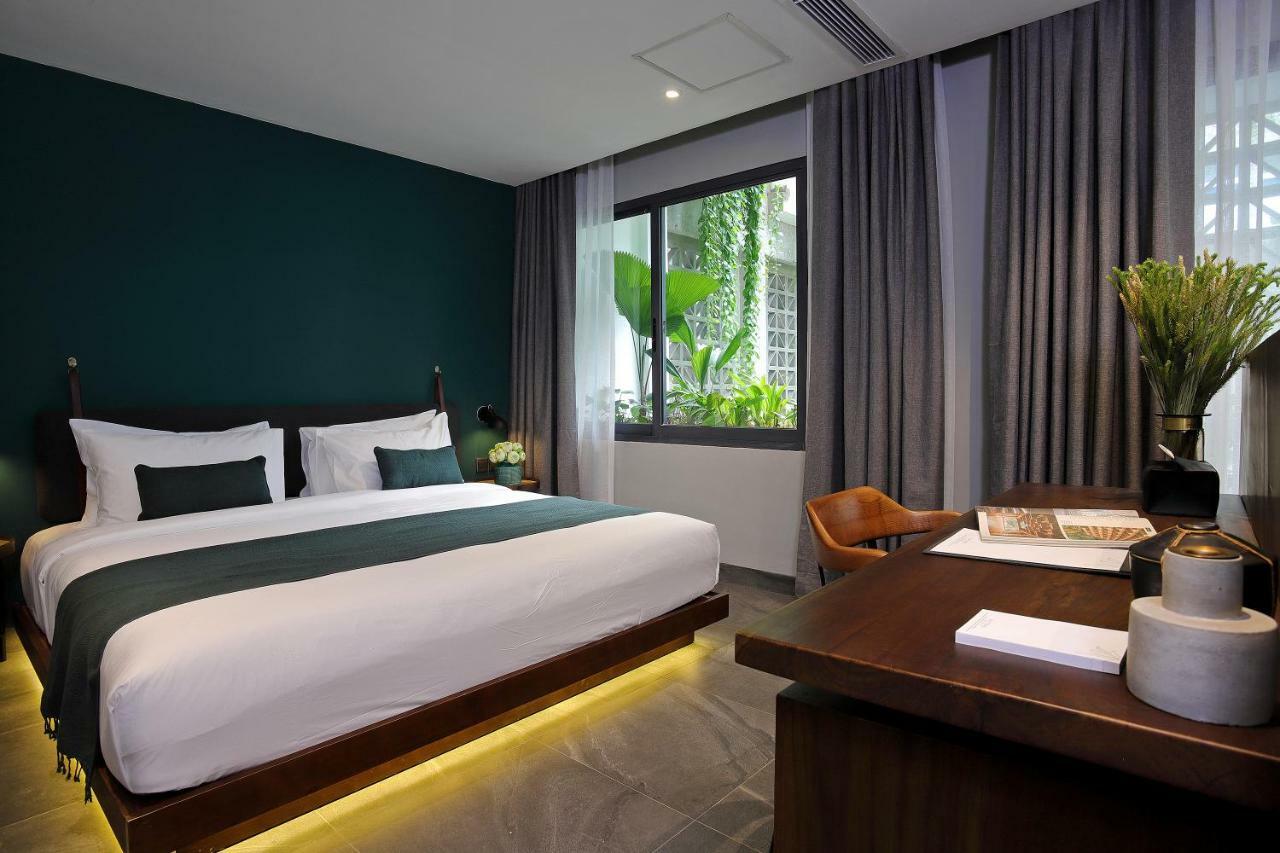 Baitong Hotel & Resort Phnom Penh Exteriör bild