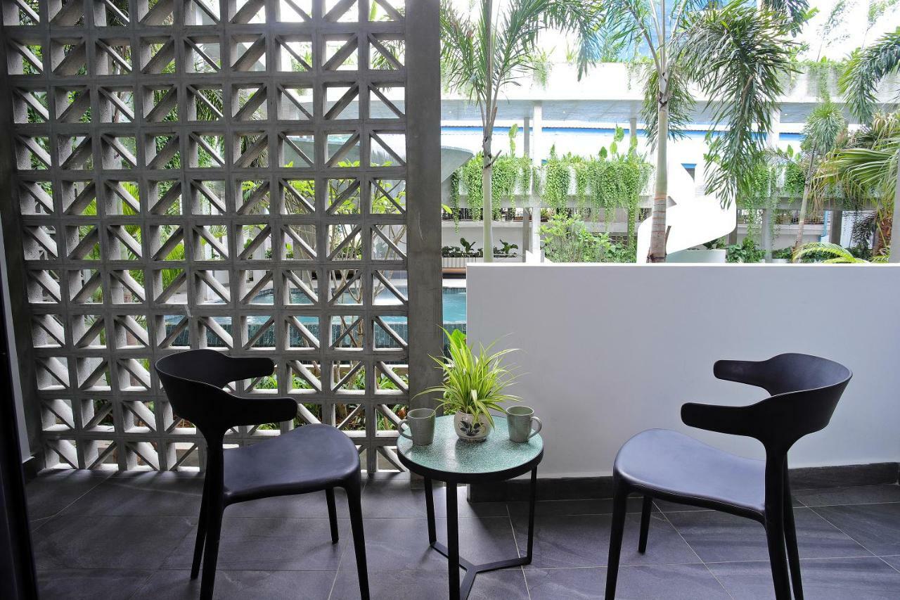 Baitong Hotel & Resort Phnom Penh Exteriör bild