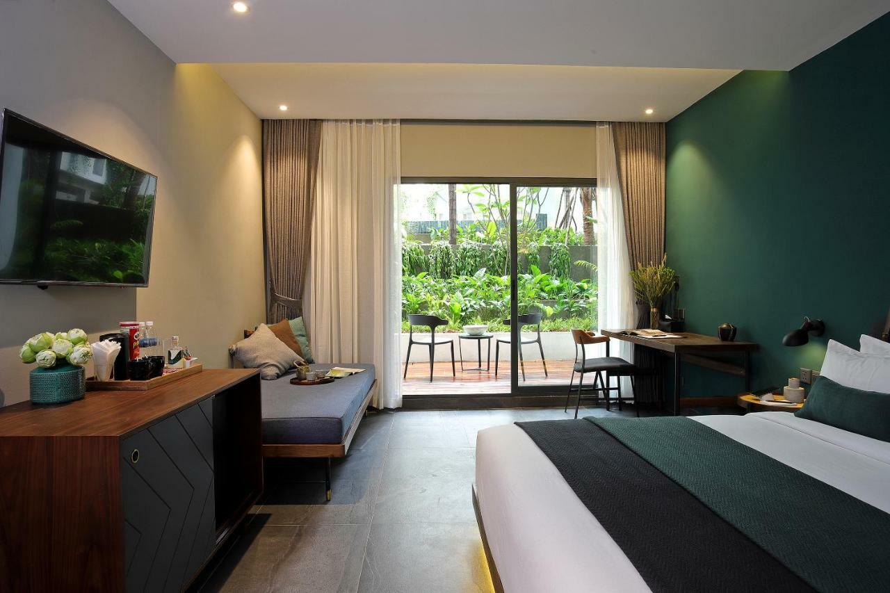 Baitong Hotel & Resort Phnom Penh Exteriör bild