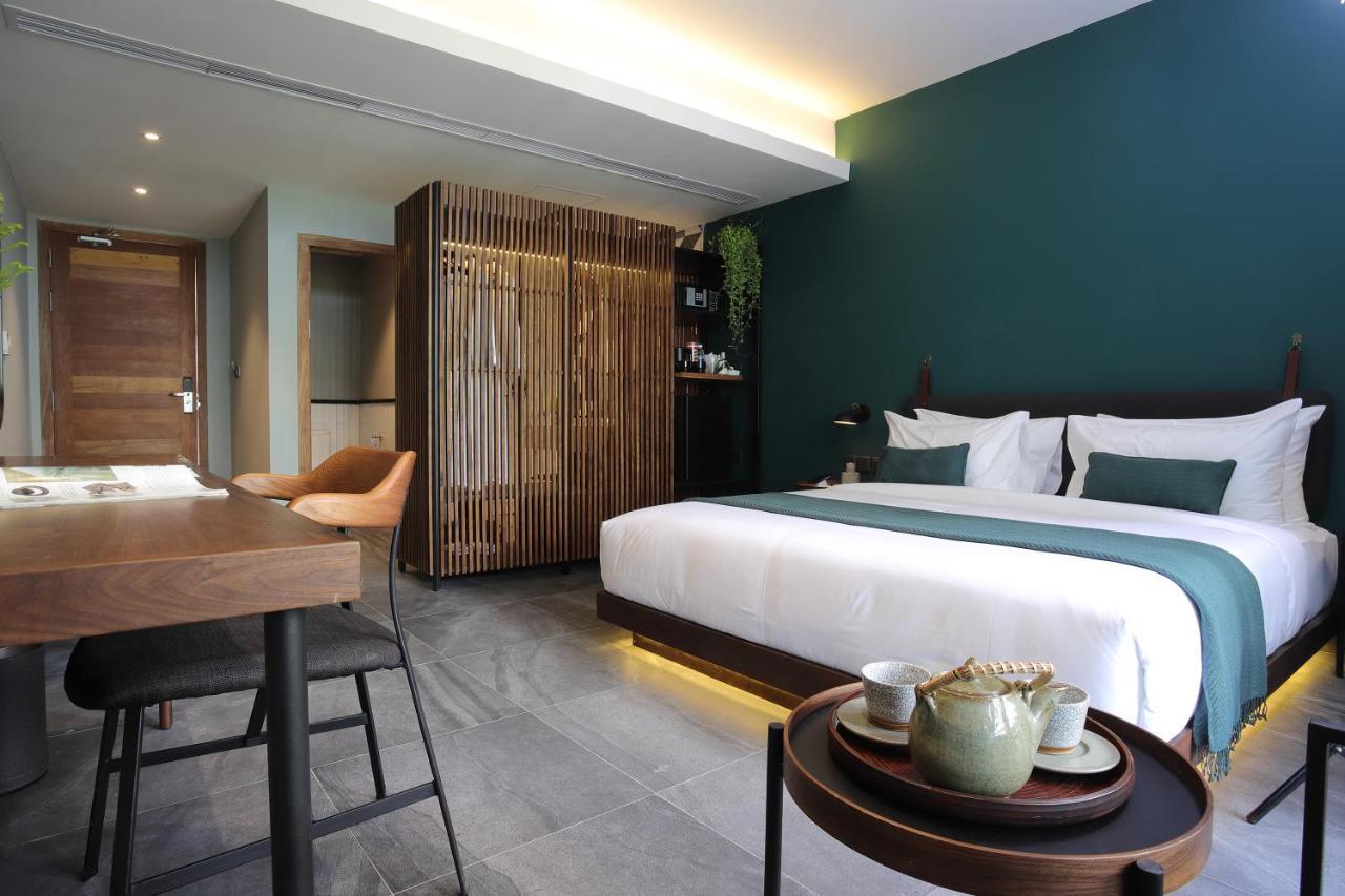 Baitong Hotel & Resort Phnom Penh Exteriör bild